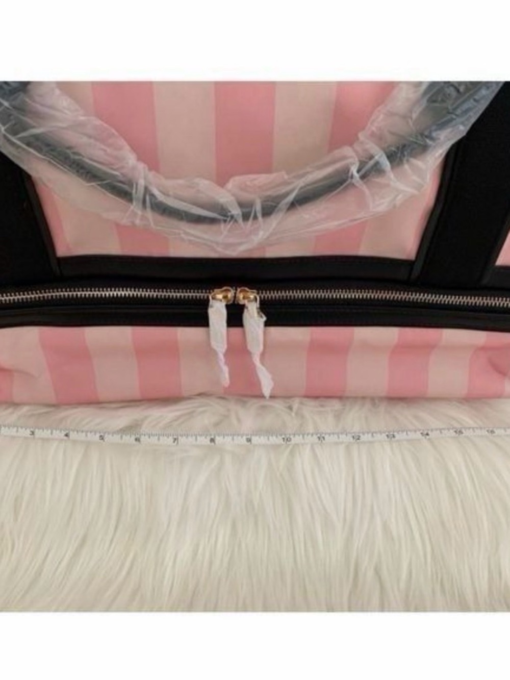 SOLD OUT ONLINE! NWT VICTORIA'S SECRET Weekender Bag - Picture 6 of 9